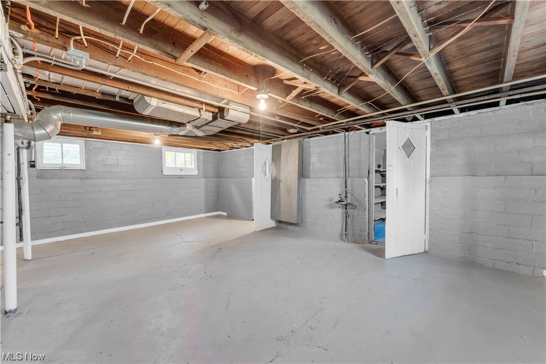 Walworth Realty Companys - Residential Lease