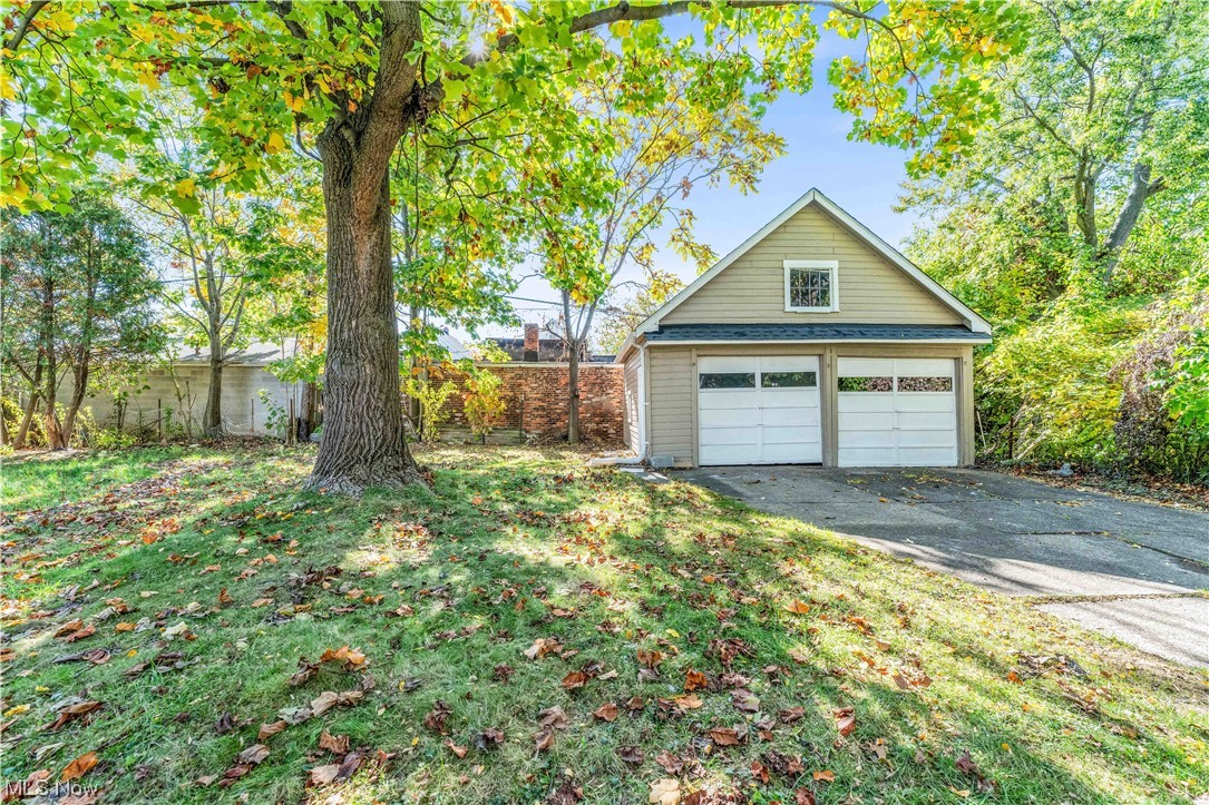 Walworth Realty Companys - Residential Lease