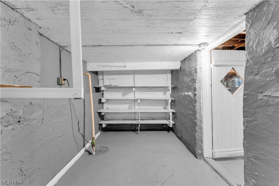 Walworth Realty Companys - Residential Lease