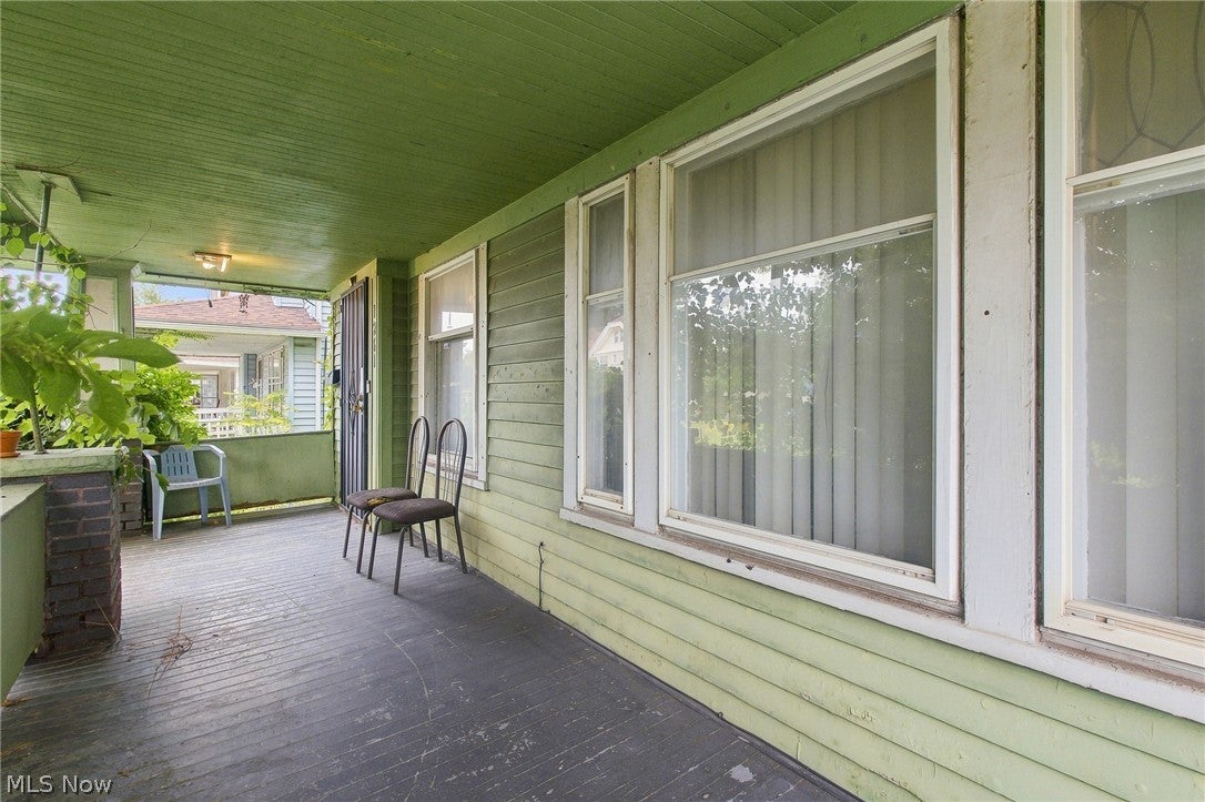 1261 E 135th Street
