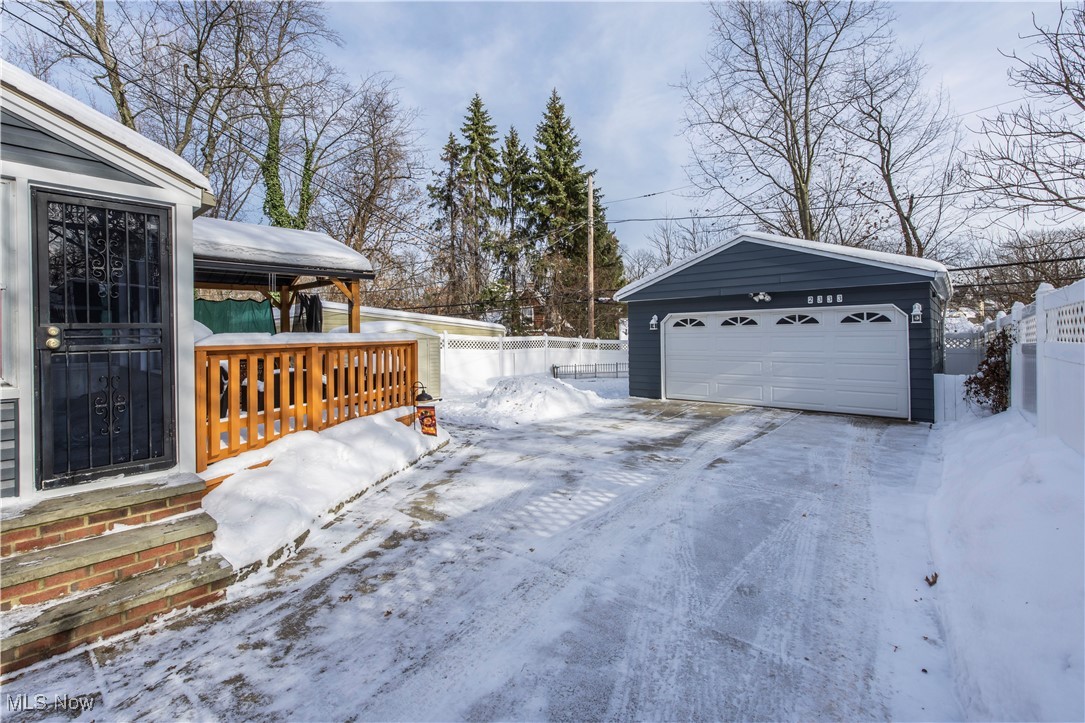 Henry Caines Lee Road Sub - Residential