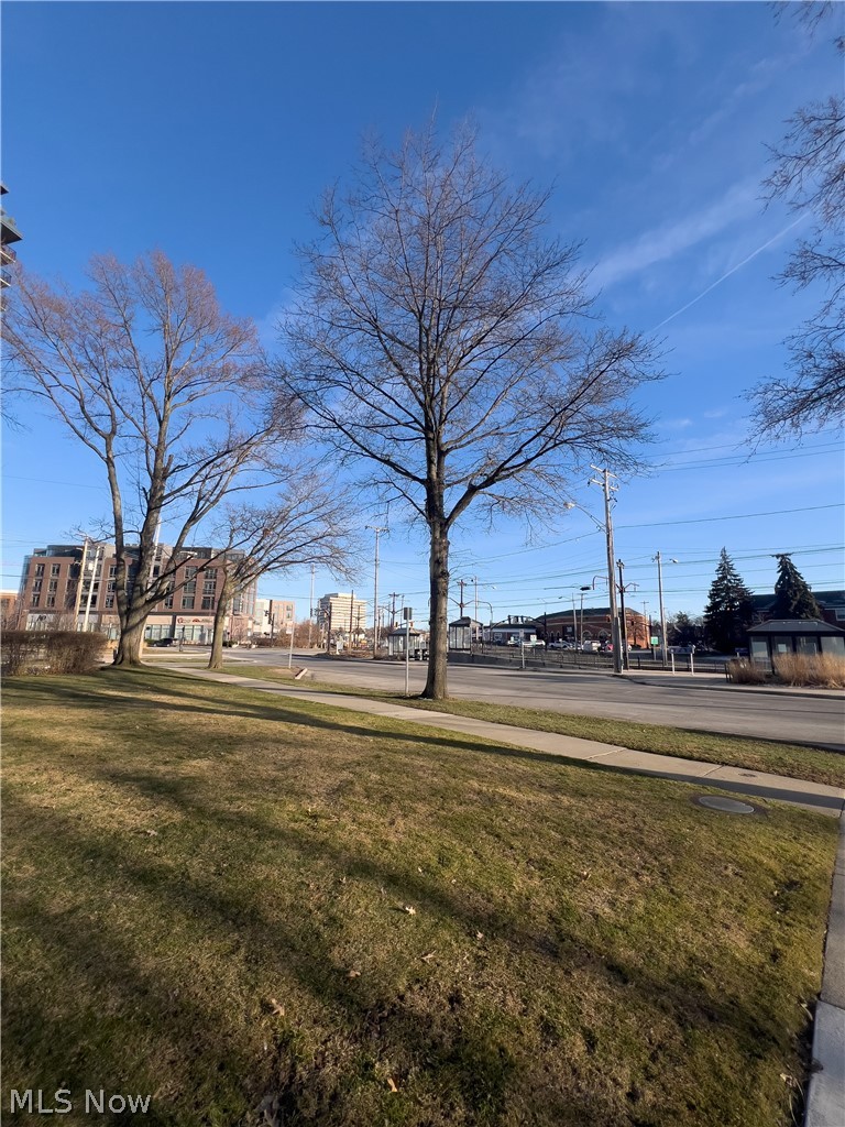 Shaker Villas/Ohio 02 Condo - Residential
