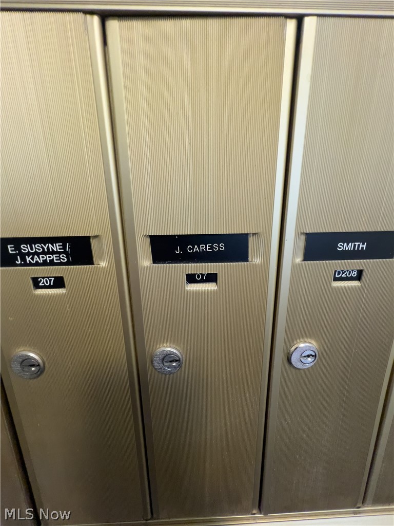 Shaker Villas/Ohio 02 Condo - Residential