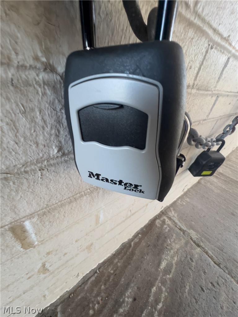 Shaker Villas/Ohio 02 Condo - Residential