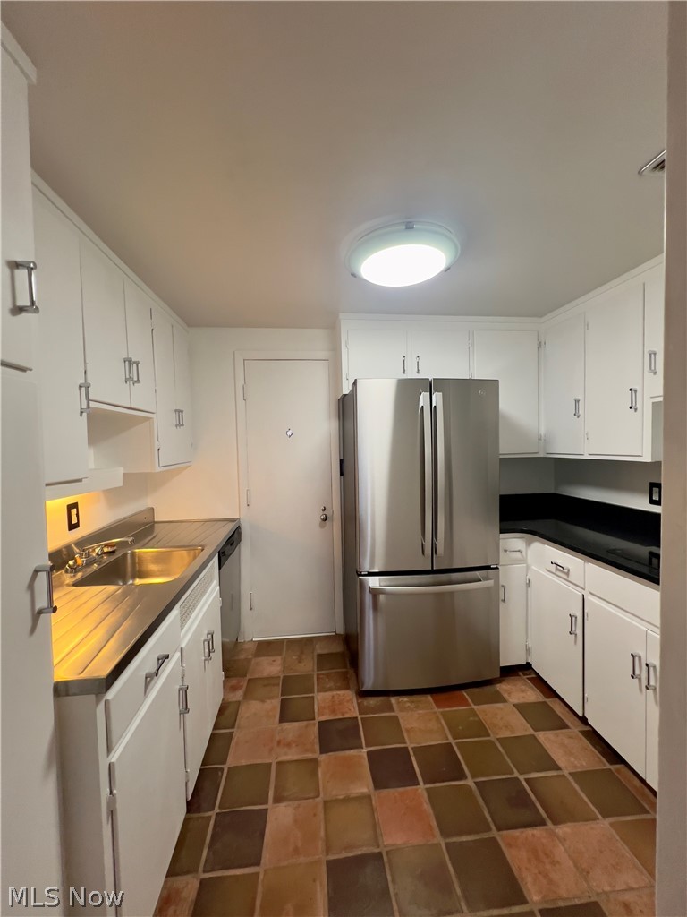 Shaker Villas/Ohio 02 Condo - Residential