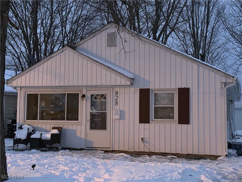 Photo of 828 S Logan Street, Elyria, OH 44035 (MLS # 5183715)