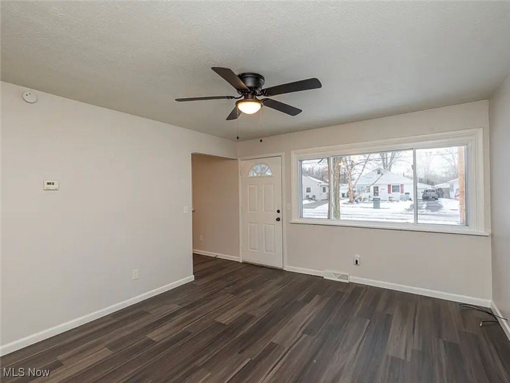 Photo of 828 S Logan Street, Elyria, OH 44035 (MLS # 5183715)