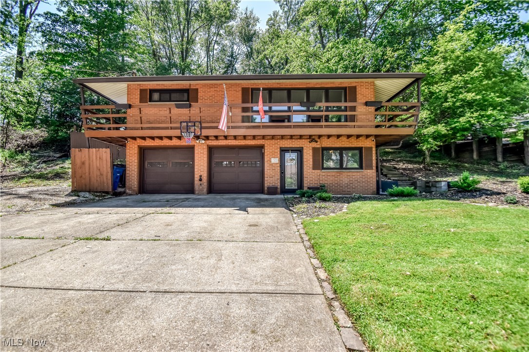 134 Admiral Drive, Eastlake, Ohio image 2