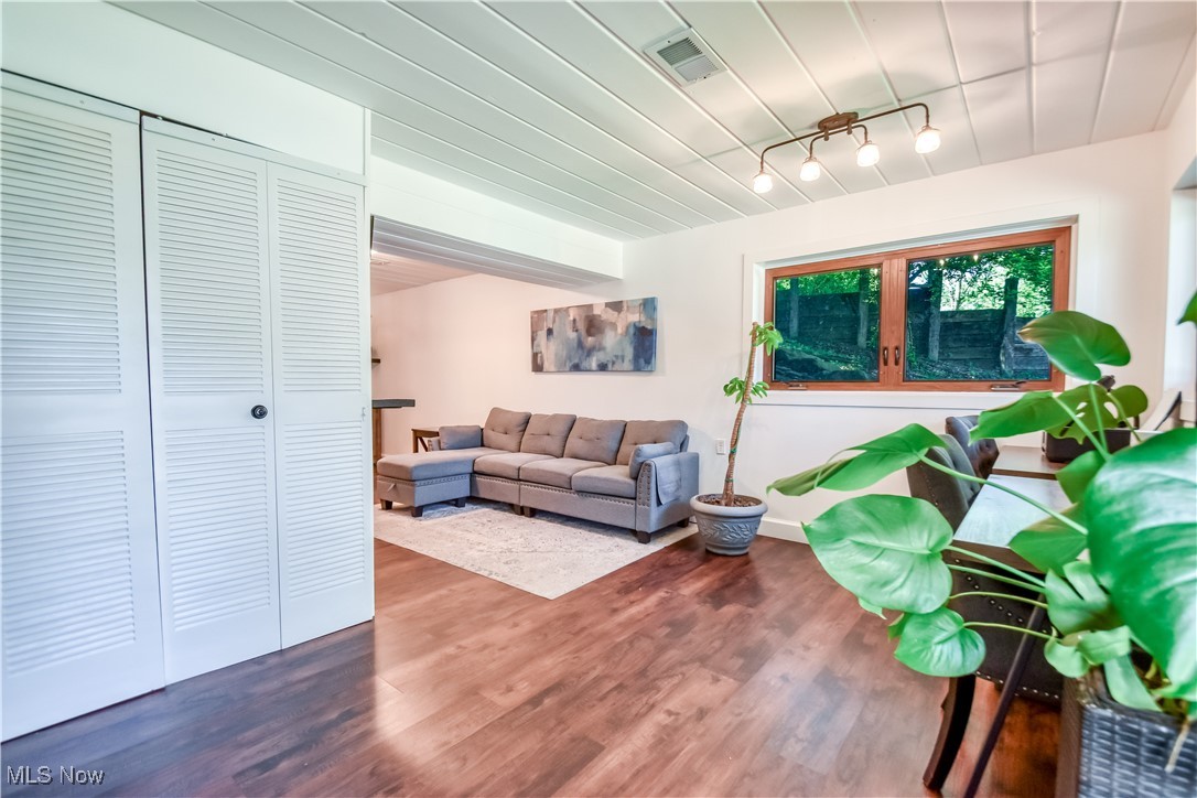 134 Admiral Drive, Eastlake, Ohio image 3