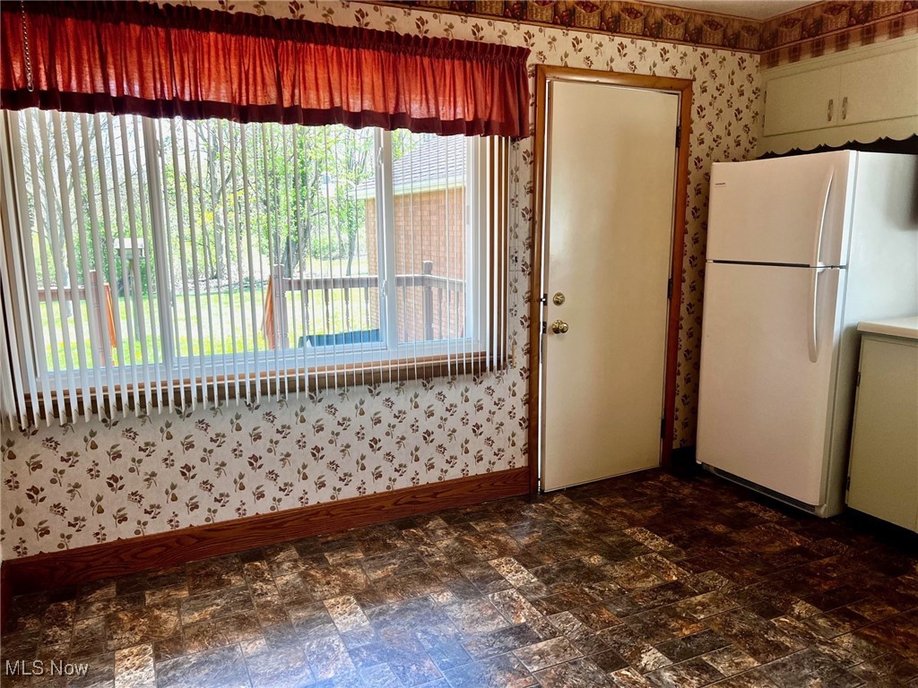 221 Eastland Ave, Warren, Ohio image 10