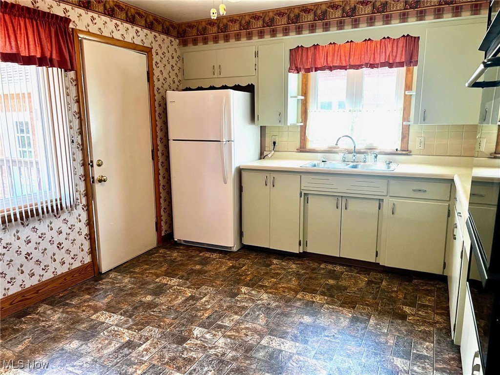 221 Eastland Ave, Warren, Ohio image 7