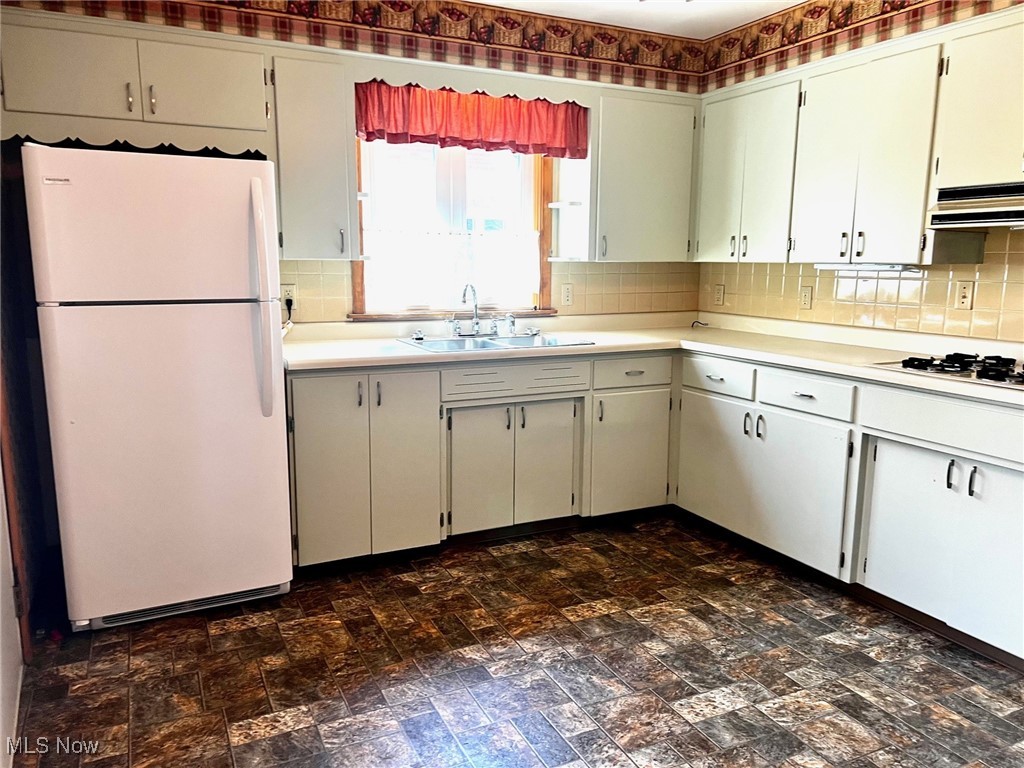 221 Eastland Ave, Warren, Ohio image 4