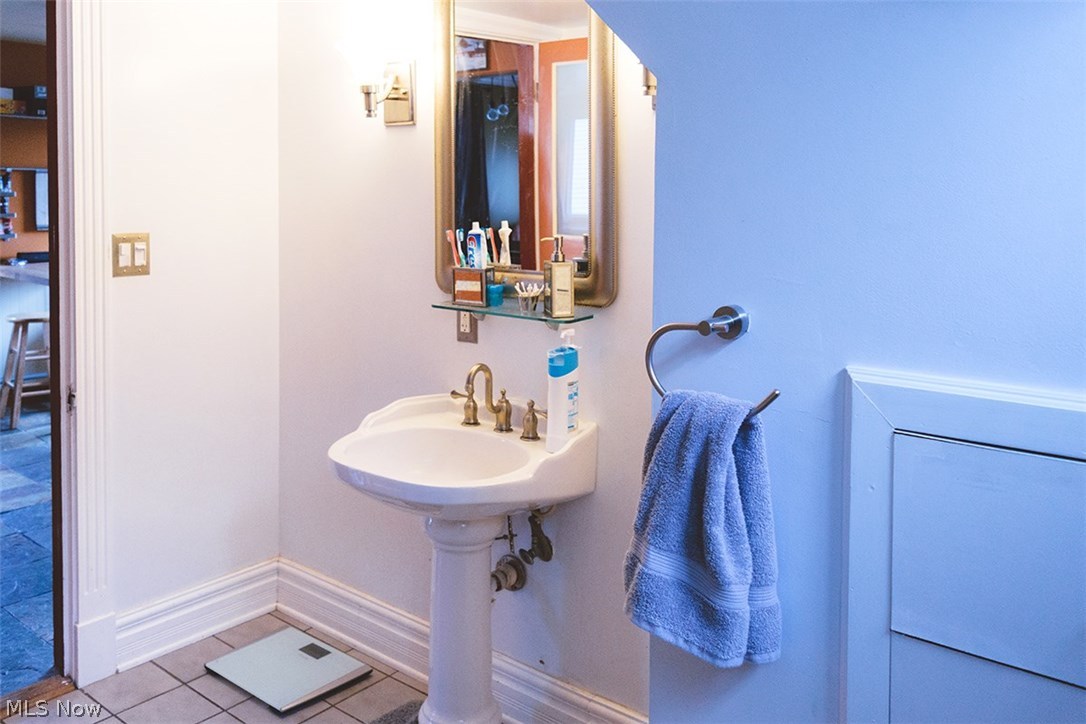 H Hadlows Allotment - Residential Income