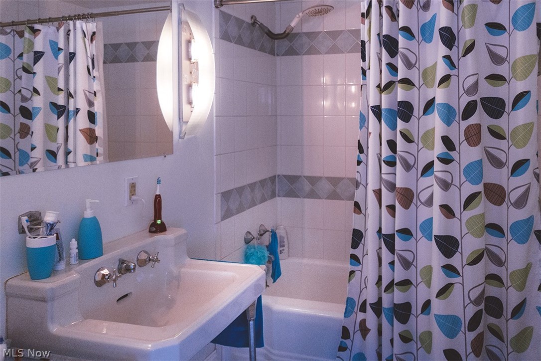 H Hadlows Allotment - Residential Income