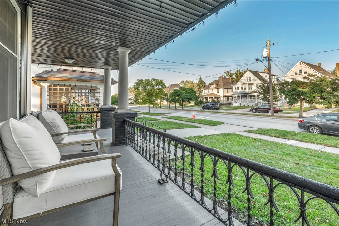 Gerard Companys 01 - Residential