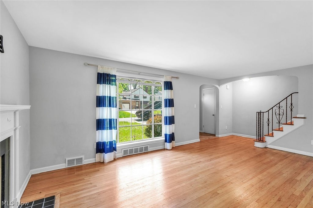 Photo of 1130 Haselton Road, Cleveland Heights, OH 44121 (MLS # 5226248)