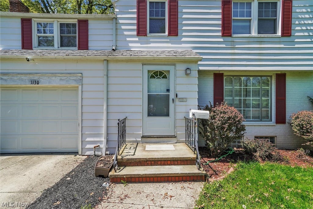 Photo of 1130 Haselton Road, Cleveland Heights, OH 44121 (MLS # 5226248)