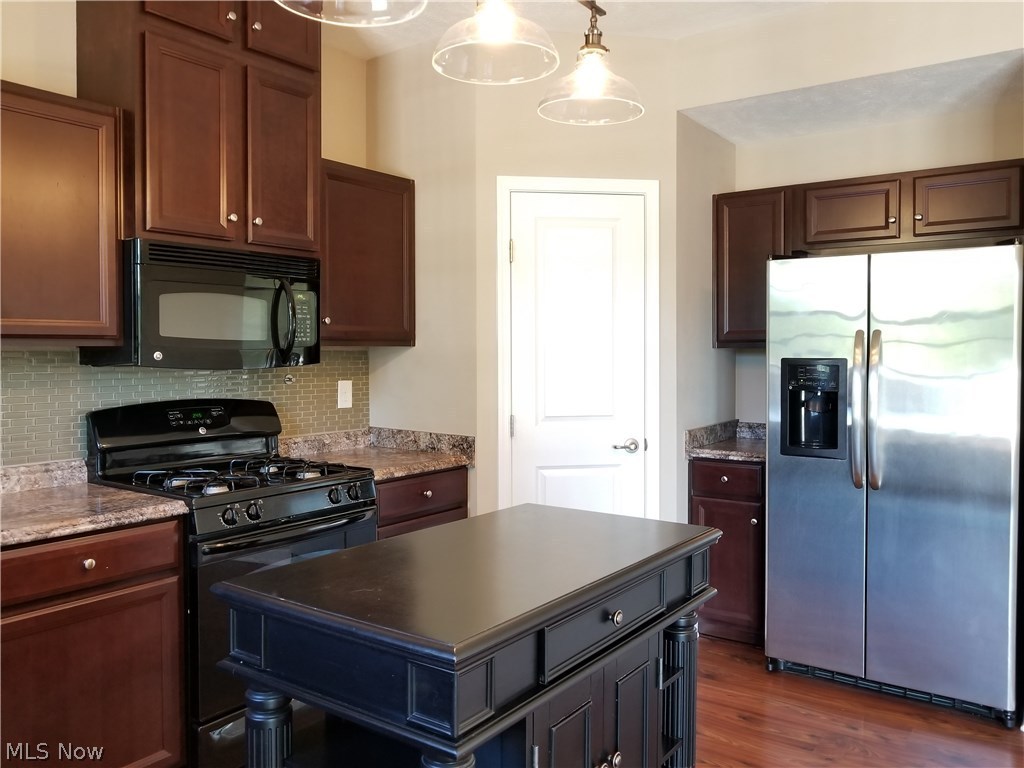 Hidden Lakes - Residential Lease