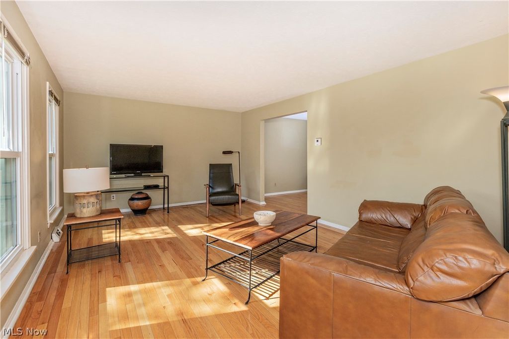 Photo of 75 Maple Hill Drive, Chagrin Falls, OH 44022 (MLS # 5186135)