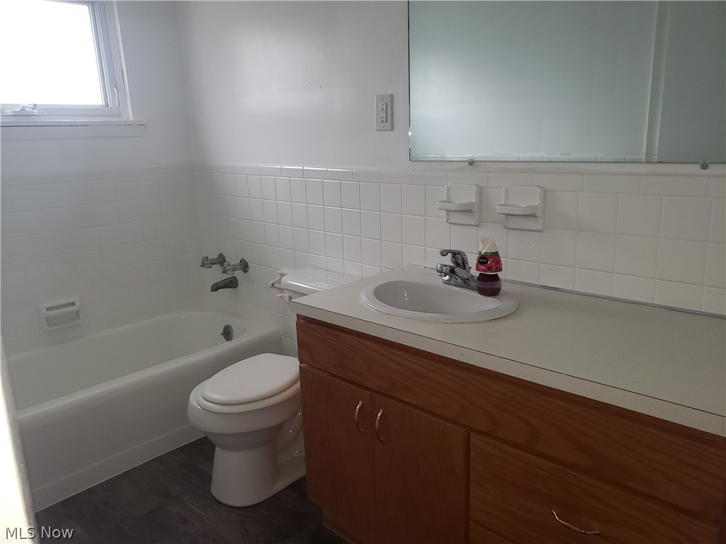 Luanna Drive - Residential