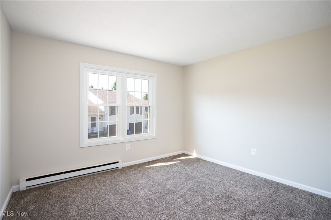 Creekside Vill - Residential