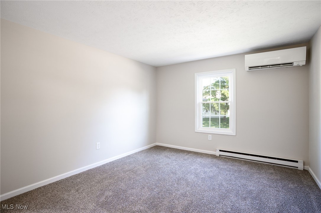 Creekside Vill - Residential