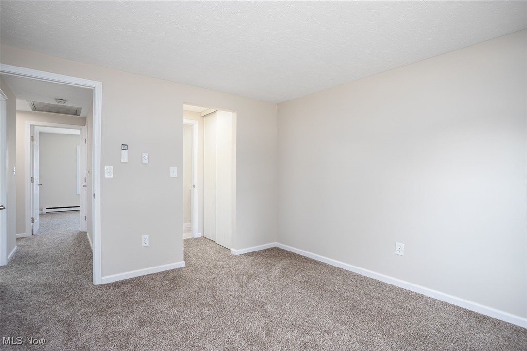 Creekside Vill - Residential