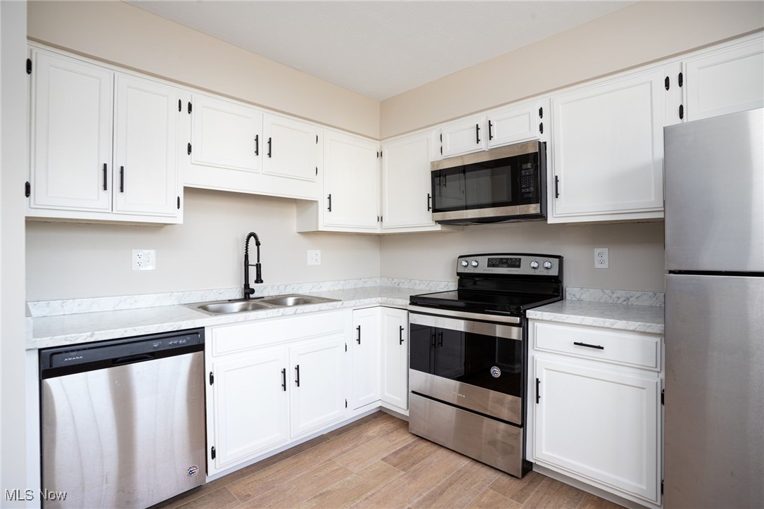 Creekside Vill - Residential