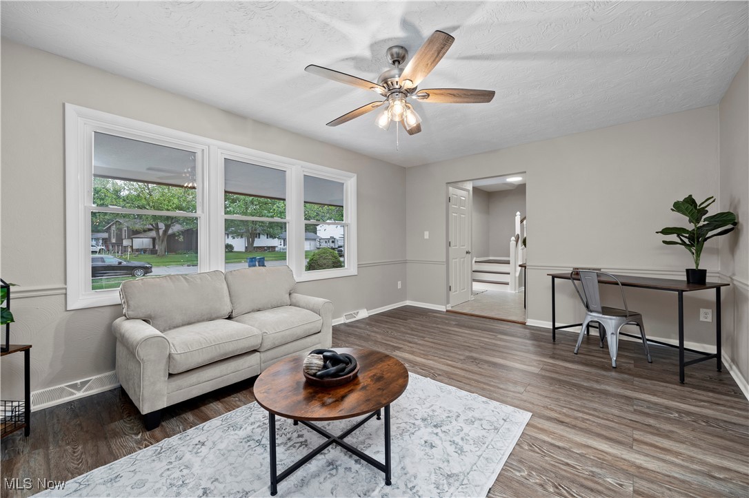 1704 Emerald Drive, Lorain, Ohio image 8