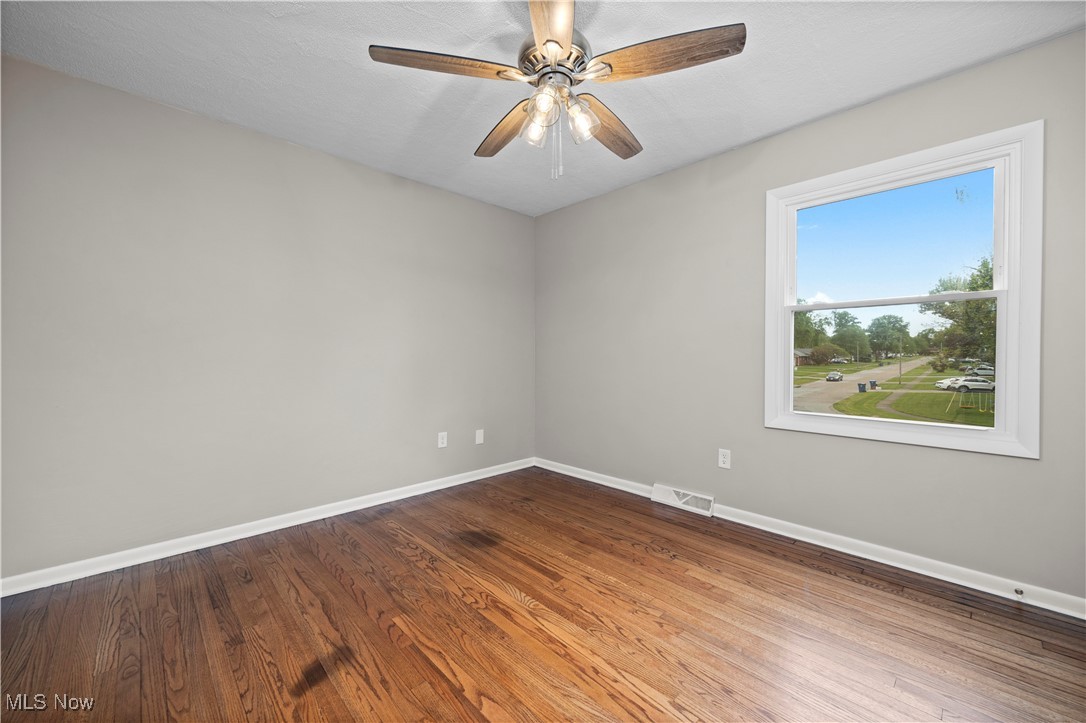 1704 Emerald Drive, Lorain, Ohio image 24
