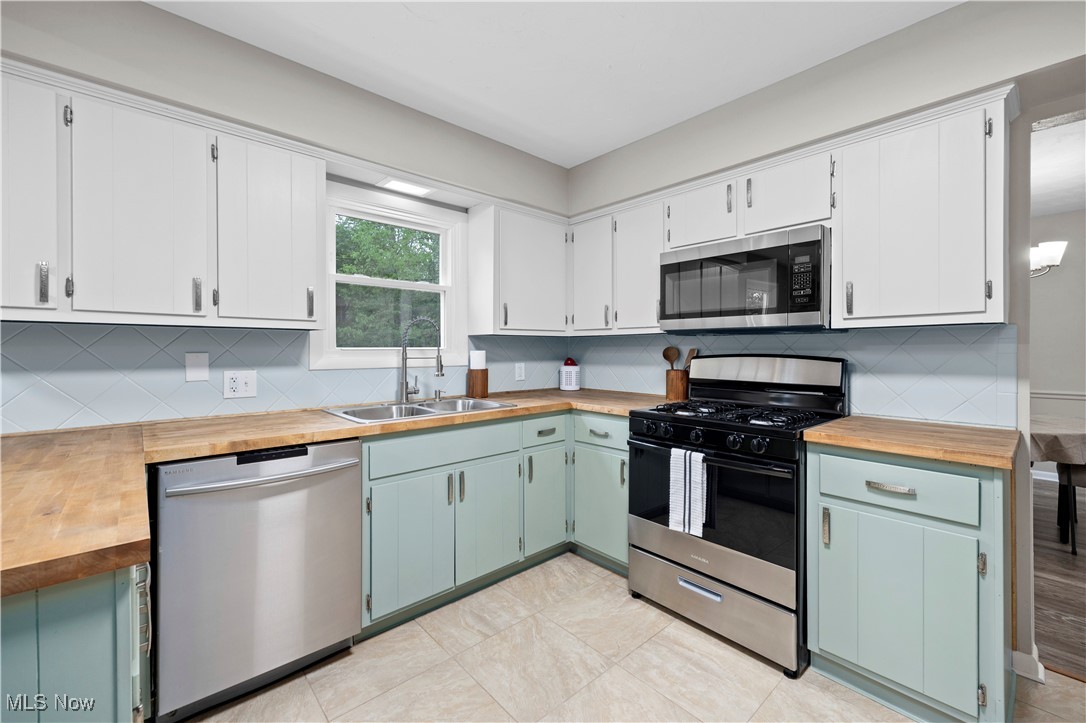1704 Emerald Drive, Lorain, Ohio image 13