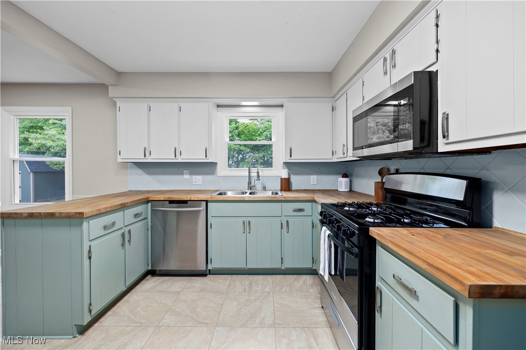1704 Emerald Drive, Lorain, Ohio image 12