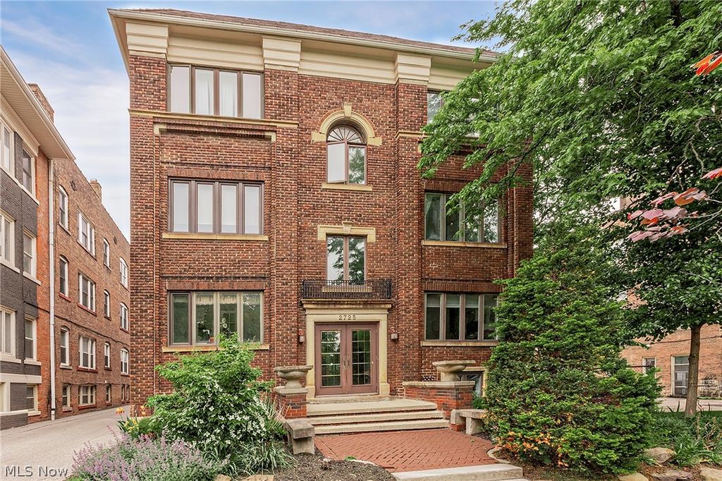 Photo of 2725 Hampshire Road #1, Cleveland Heights, OH 44106 (MLS # 5204804)