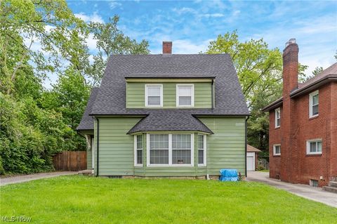 Photo of 272 Outlook Avenue, Youngstown, OH 44504 (MLS # 5214460)