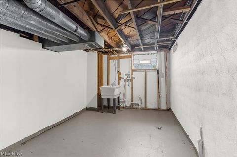 Tiny photo for 272 Outlook Avenue, Youngstown, OH 44504 (MLS # 5214460)