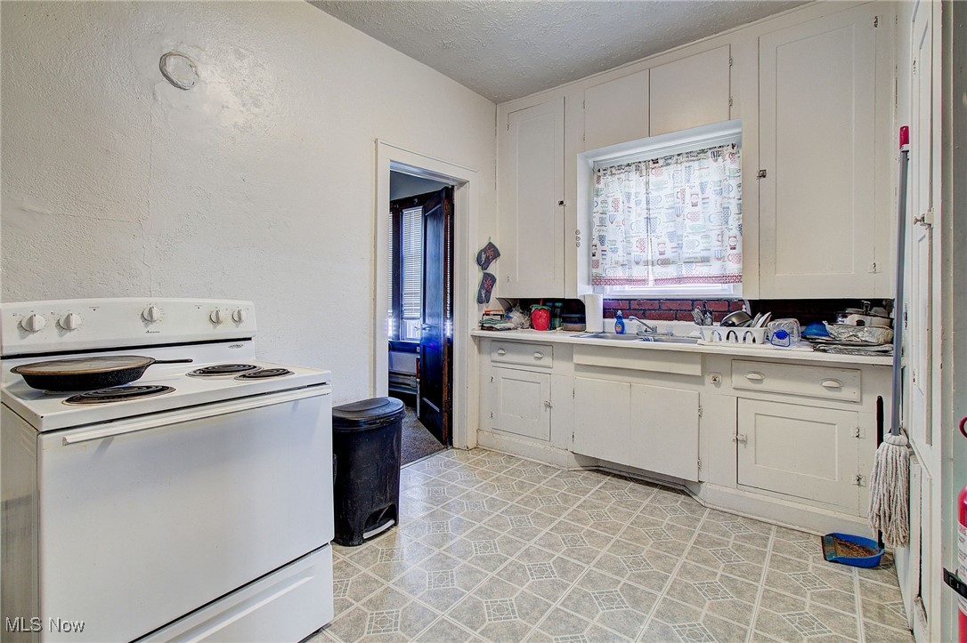 2 & 3/The City/Canton - Residential Income