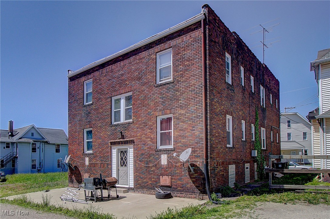 2 & 3/The City/Canton - Residential Income