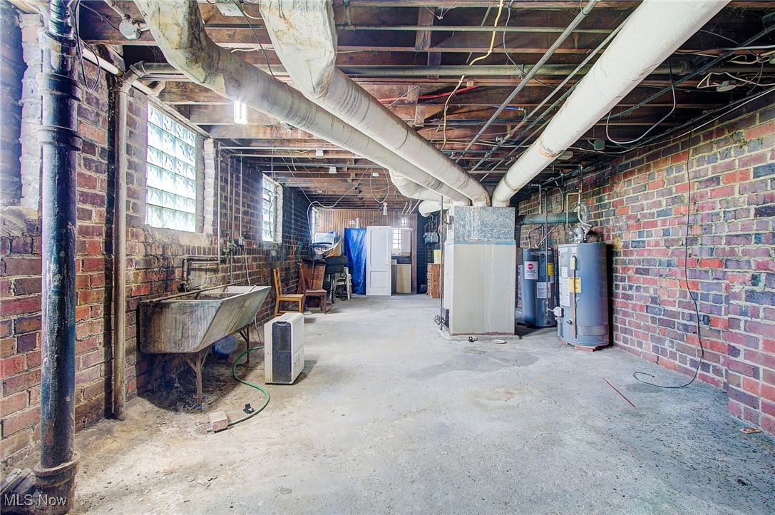 2 & 3/The City/Canton - Residential Income