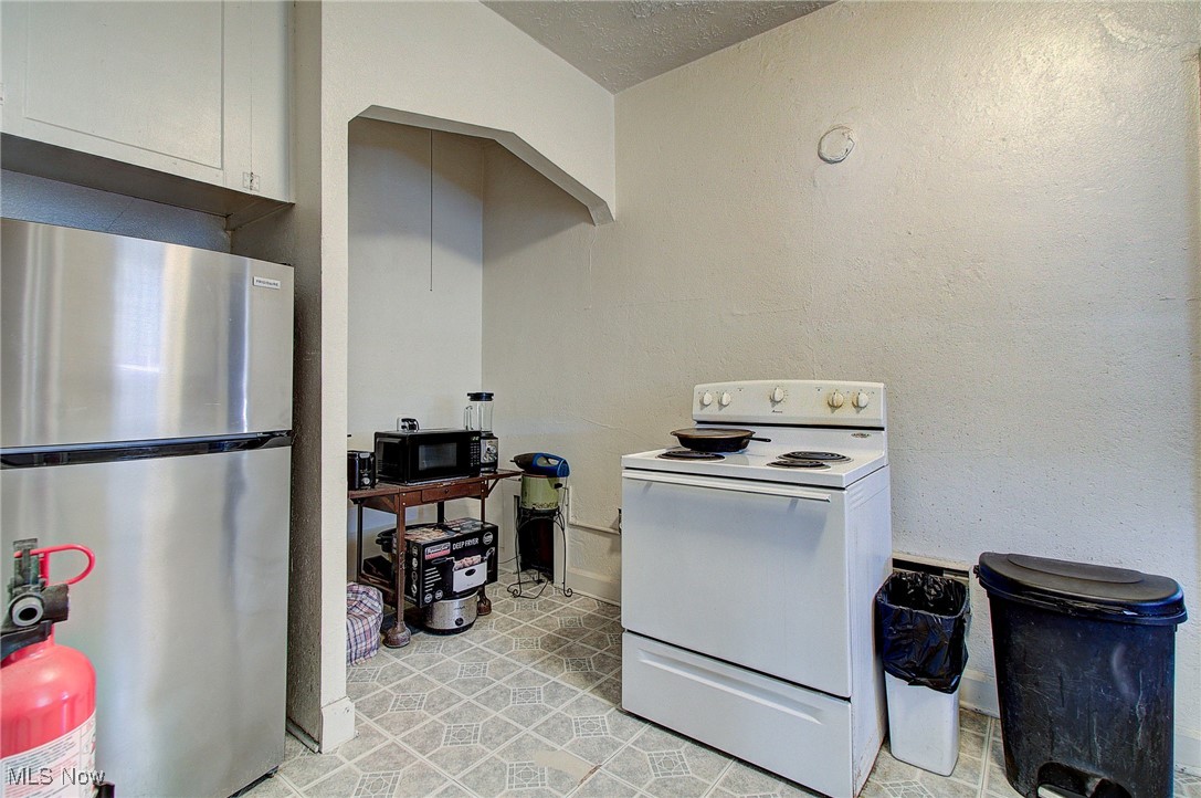 2 & 3/The City/Canton - Residential Income