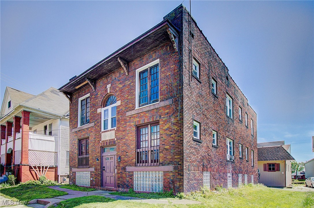 2 & 3/The City/Canton - Residential Income