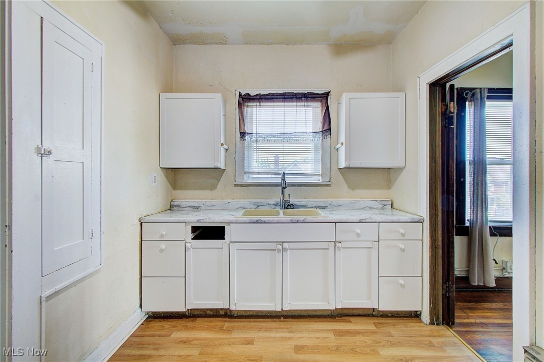 2 & 3/The City/Canton - Residential Income