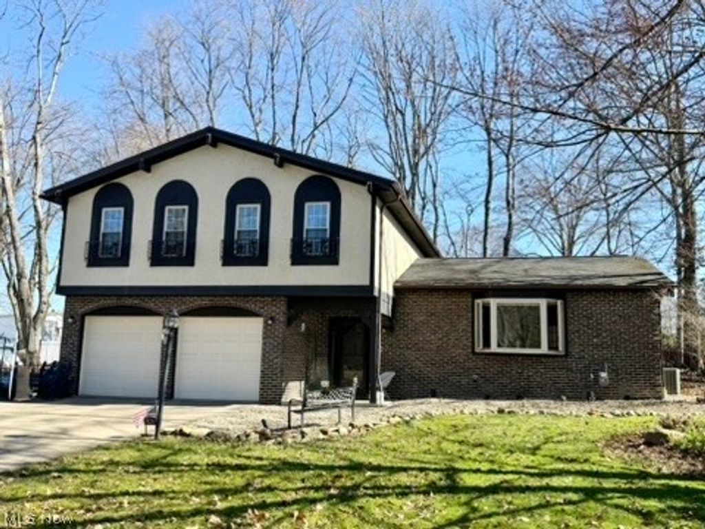 Photo of 820 Millstone Lane NE, Massillon, OH 44646 (MLS # 5192652)