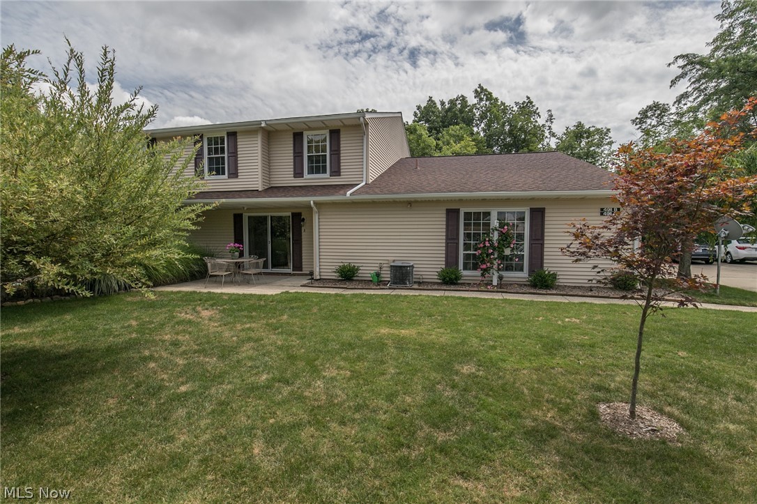 A remarkable 3 bed, 2 full bath unit in Independence Place. There is a first floor bed and bath, and first floor laundry. The bathrooms are tiled, and updated. Granite counter tops highlight the updated kitchen. There is an attached garage, and additional parking. Independence Place offers a pool, club house, tennis courts, and ample green space.