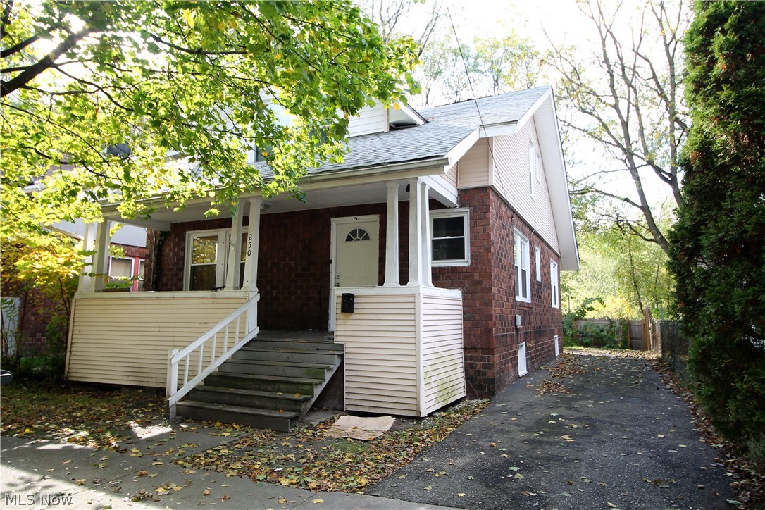 This large five bedroom, two full bath colonial home is part of a six home portfolio. This six home portfolio total asking is $286,990. The monthly rent for this home is $900.00. The monthly income for the six properties are a total of $4,567. The other properties include 1375 Marcy Street, Akron; 2249 5th St. SW, Akron; 2286 6th St SW, Akron; 1259 Kansas Avenue, Akron; 622 Talbot Avenue, Akron.