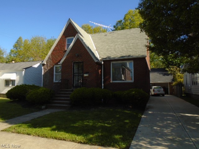 18909 Pawnee Avenue
