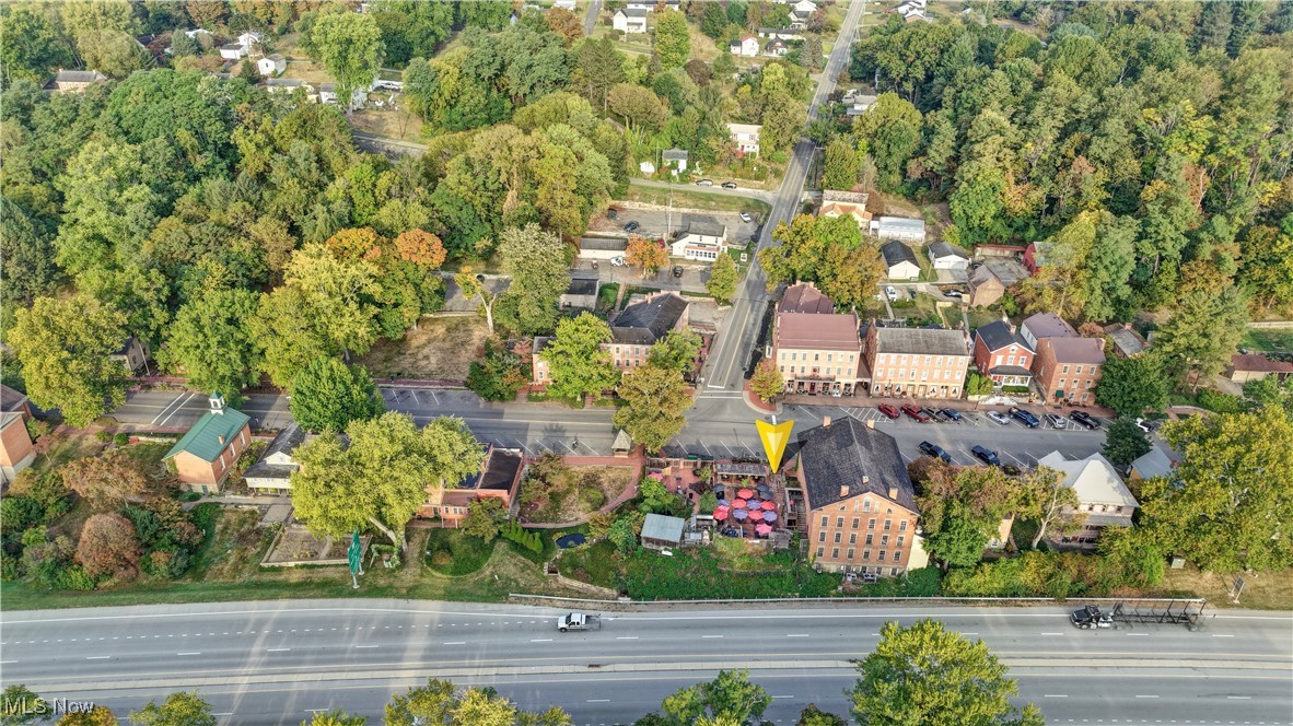 400 Whitewomen Street