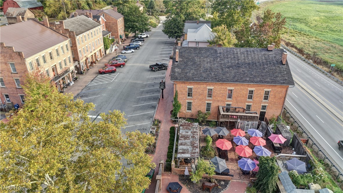 400 Whitewomen Street