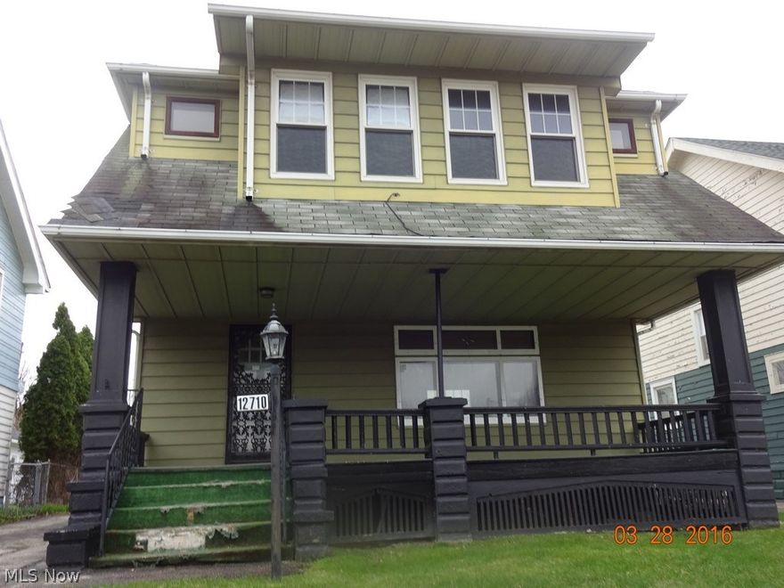 Bank Owned Foreclosure. NOT A Short Sale. Easy, Quick Purchase Process! $1000 Or 1% Whichever Is Greater, Minimum EM Deposit Required Payable To Seller's Title Company Is Required With Offer. All Offers Are Subject To Bank Addendum. Located In Cranwood Park, This Home Is A Great Candidate For A Renovation Loan! The Focal Point Of The Living Room Is The Decorative Fireplace. Original Built-In Shelves Remain In The Dining Room. There Is Water Damage In This Home, Which Has Caused Warping Of The Wood Flooring Under The Carpet In The Dining Room. Please Watch Your Step. There Is Also Mold In The Basement.