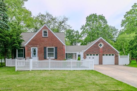 6363 Bonroi Drive Seven Hills OH 44131