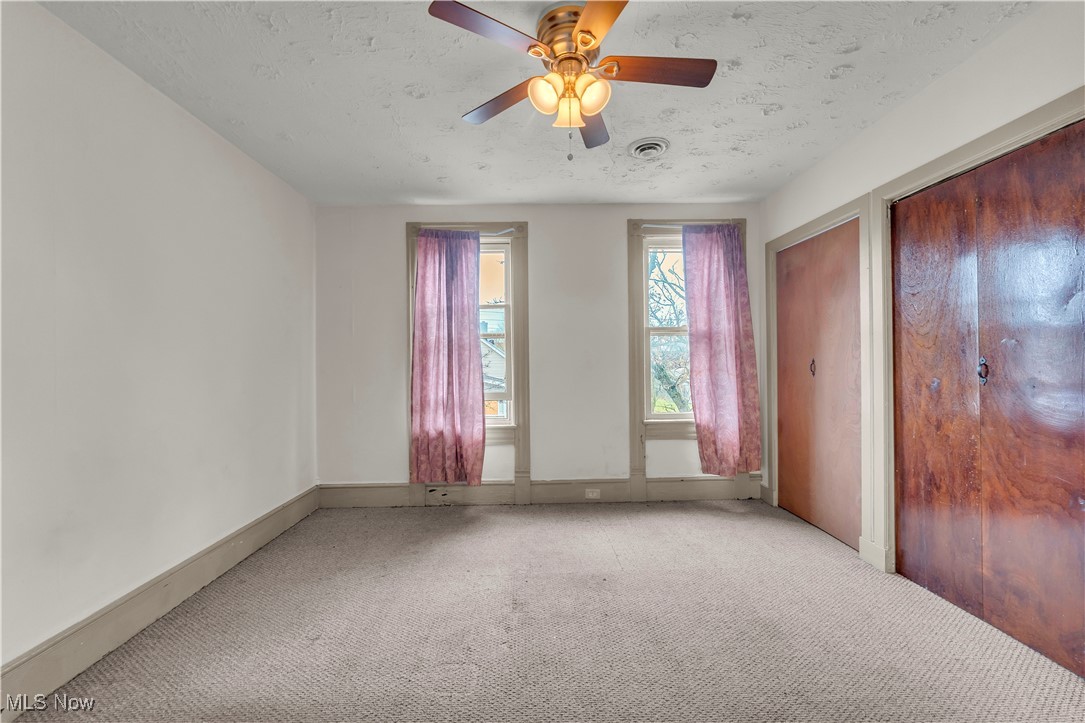 James H Hoyts - Residential Lease